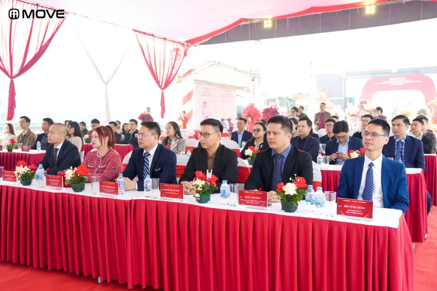 Các đại diện của MOVE tại buổi Khởi công nhà máy sản xuất xe điện MOVE Hưng Yên